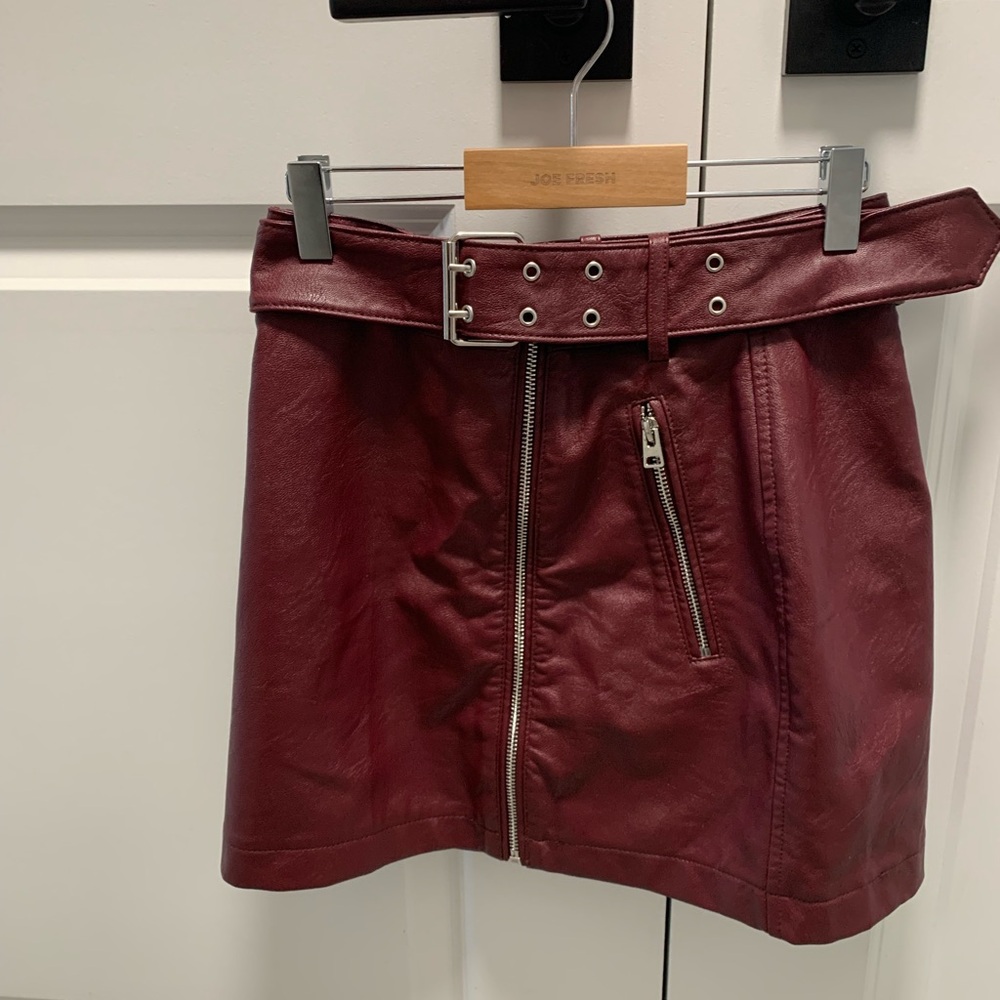 Worn once. No damage.fits true to size.